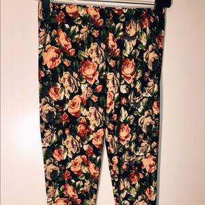 Very cute never worn very soft floral leggings